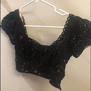 CUTE CROPPED FLOWER TOP